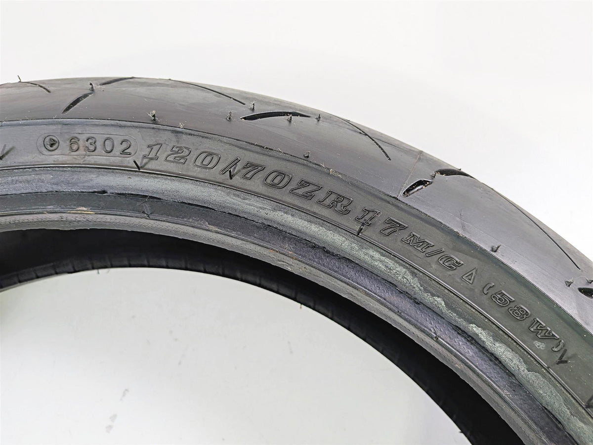 Used Front Motorcycle Tire Dunlop Sportmax Roadsport 2 120/70R17 45238704 {{ shop.shopifyCountryName }} - Mototech271