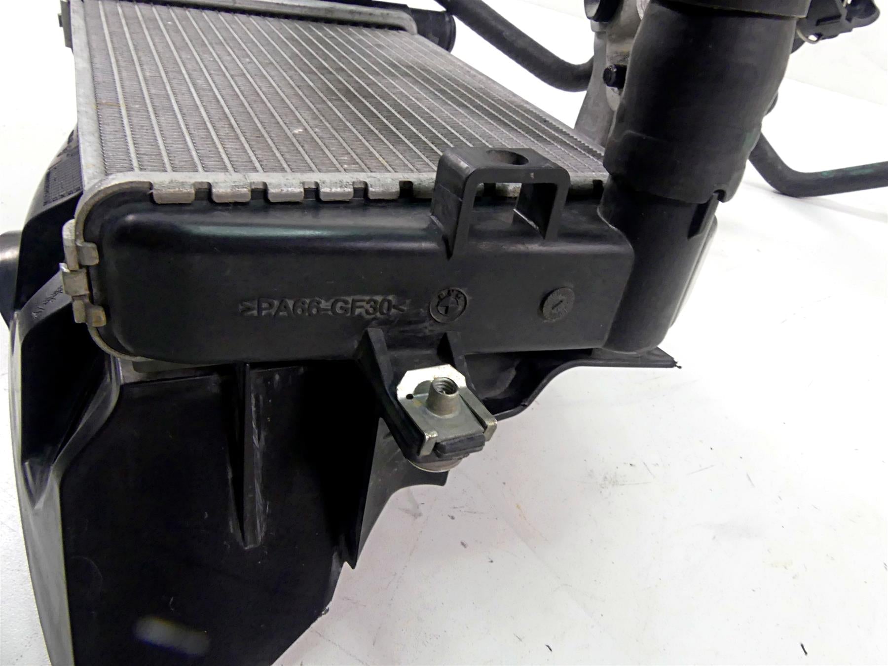2014 BMW R1200GS K50 Left Radiator + Thermostat Fan Cover Set 17118523116 {{ shop.shopifyCountryName }} - Mototech271
