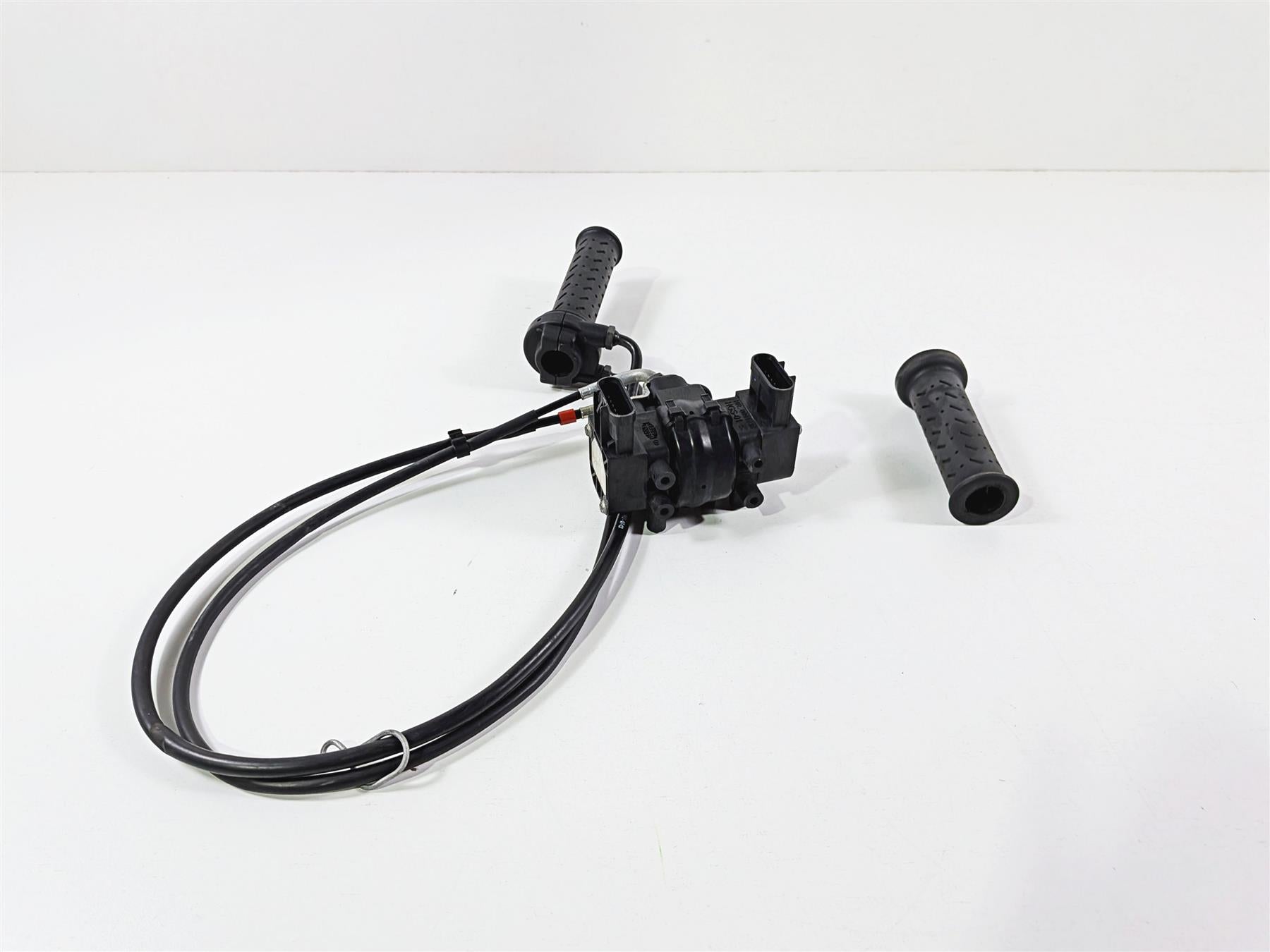 2014 Aprilia RSV4 RR Factory Throttle & Acceleration Position Sensor B044414 {{ shop.shopifyCountryName }} - Mototech271