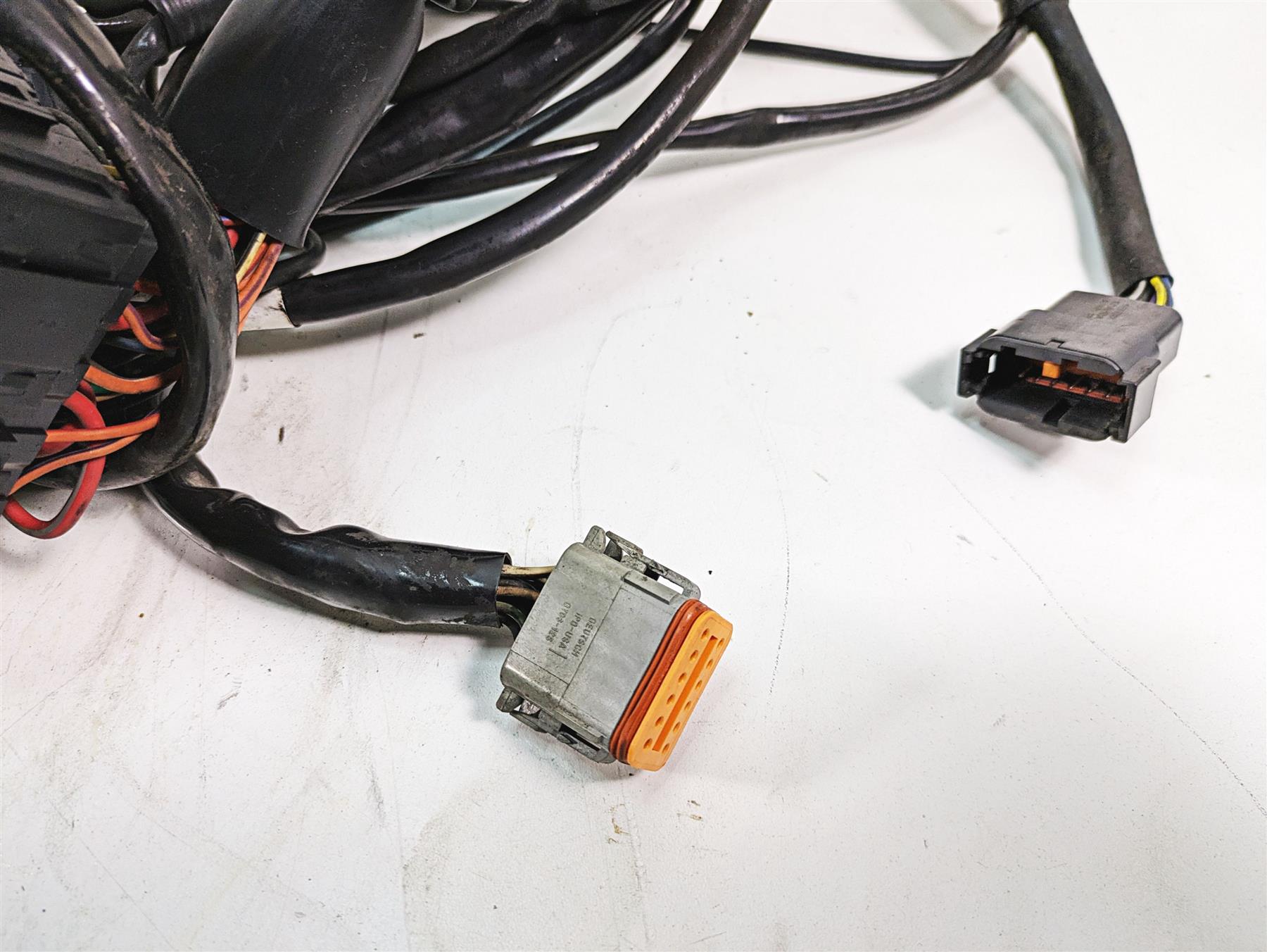 2009 Harley Touring FLHTCU Electra Glide Main Wiring Harness - No Abs 71000-09 {{ shop.shopifyCountryName }} - Mototech271