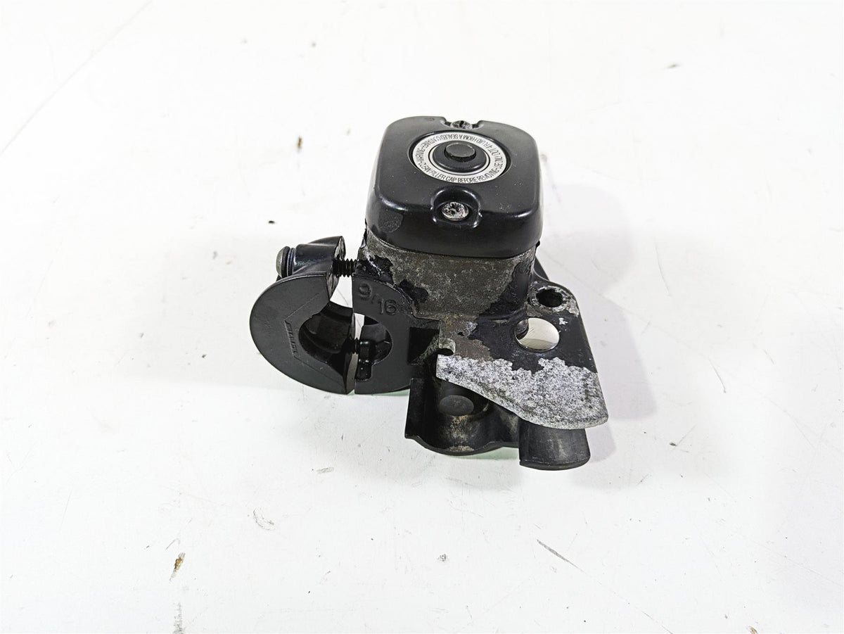 2012 Harley FLD Dyna Switchback Front Brake Master Cylinder 9/16" 45029-11C {{ shop.shopifyCountryName }} - Mototech271