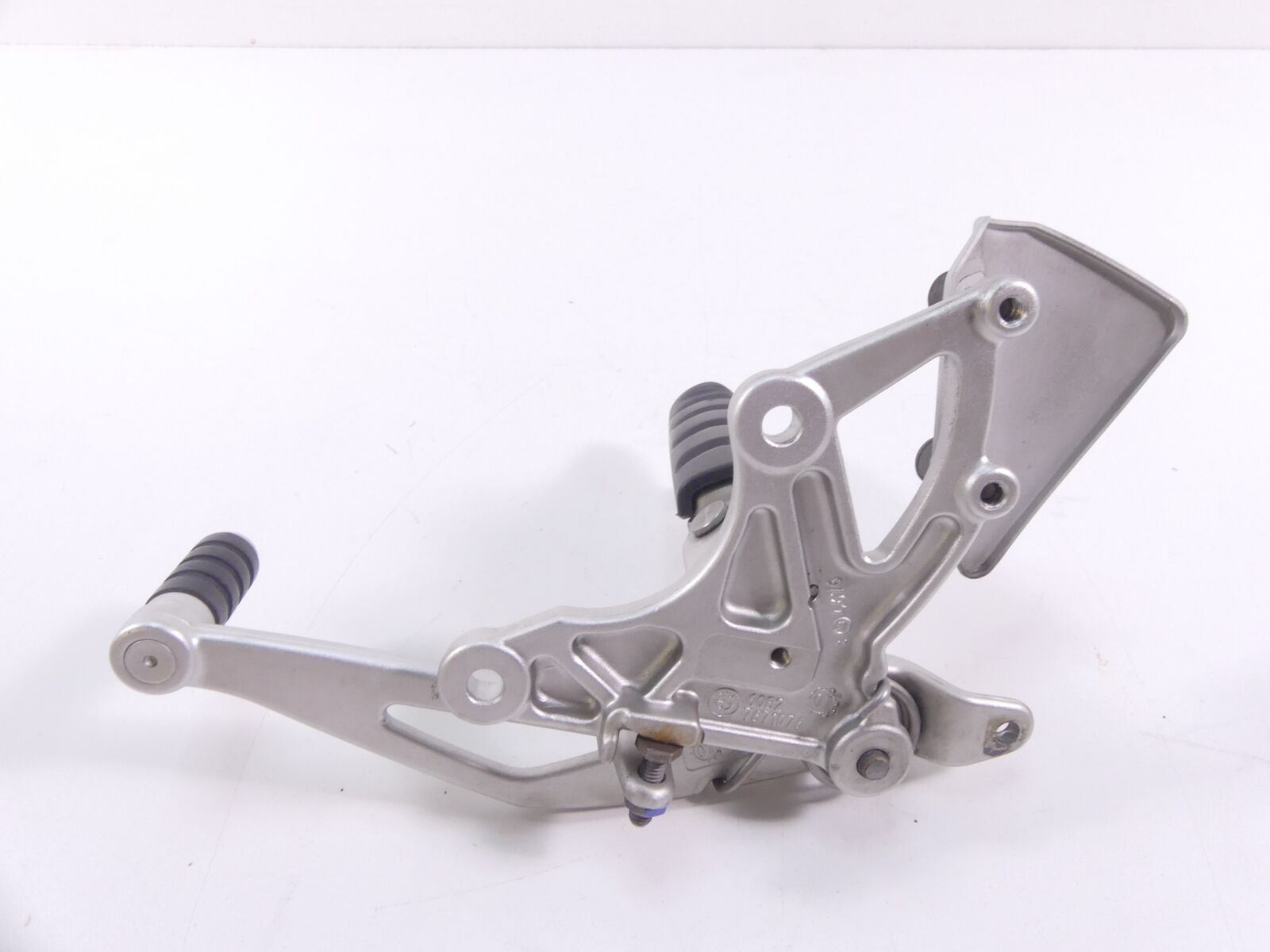2008 BMW R1200R K27 Right Rider Footpeg Foot Peg Brake Pedal Set 46717671076 {{ shop.shopifyCountryName }} - Mototech271