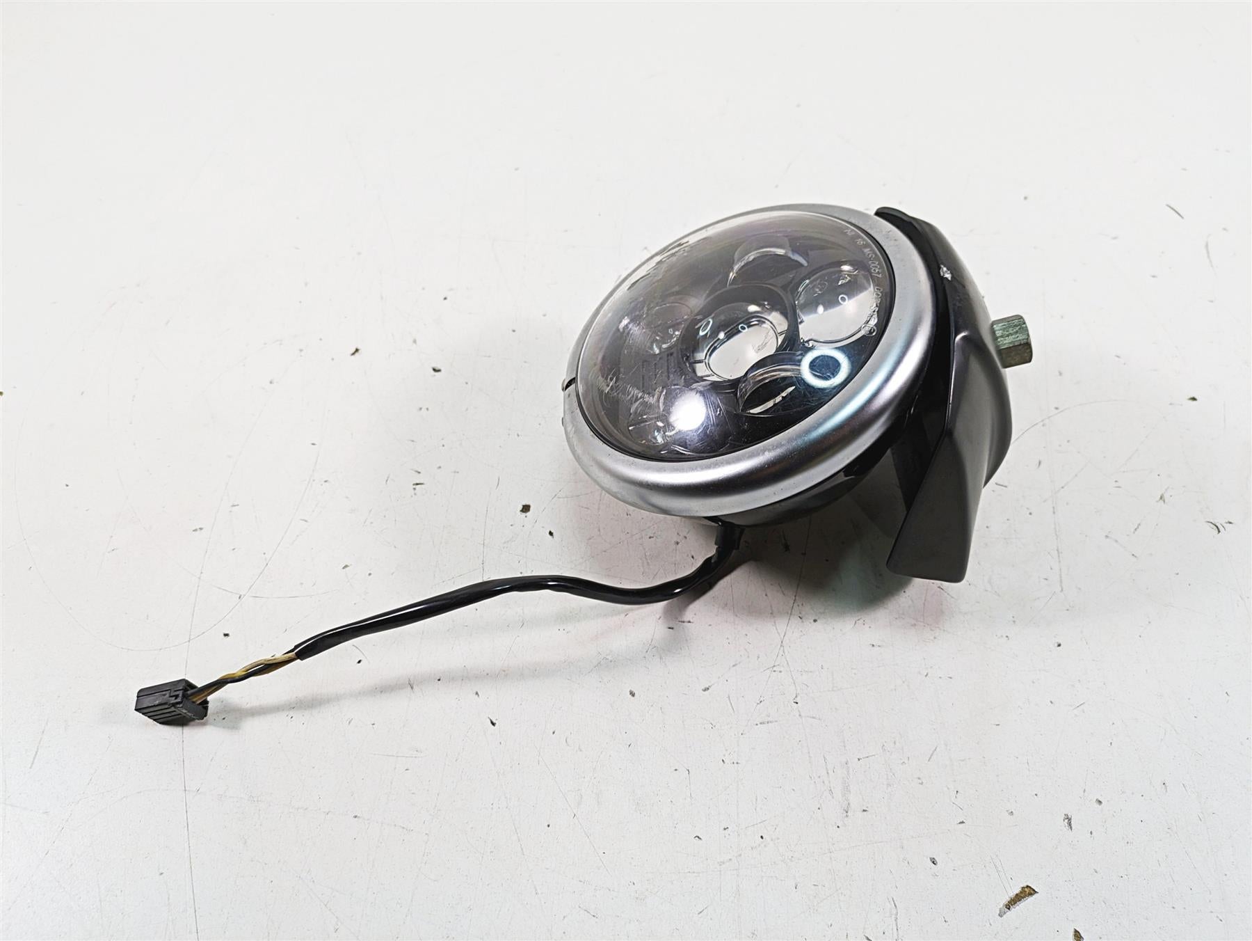 2019 Harley XL883N Sportster Iron Headlight Head Light Lamp Lens 69774-07A {{ shop.shopifyCountryName }} - Mototech271