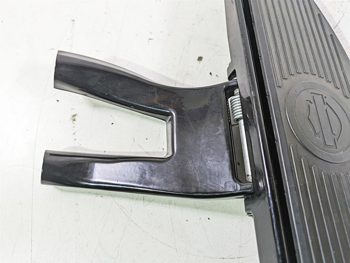 2019 Harley FLHCS Softail Heritage Front Right Floorboard + Brake Pedal 50600206 {{ shop.shopifyCountryName }} - Mototech271