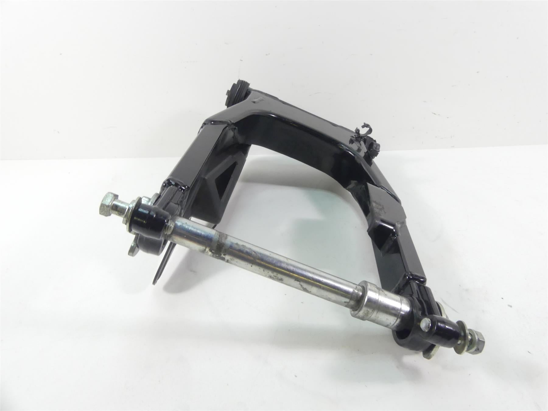 2004 Harley FLHTC SE CVO Electra Glide Rear Swing Arm Swingarm + Axle 45470-02 {{ shop.shopifyCountryName }} - Mototech271