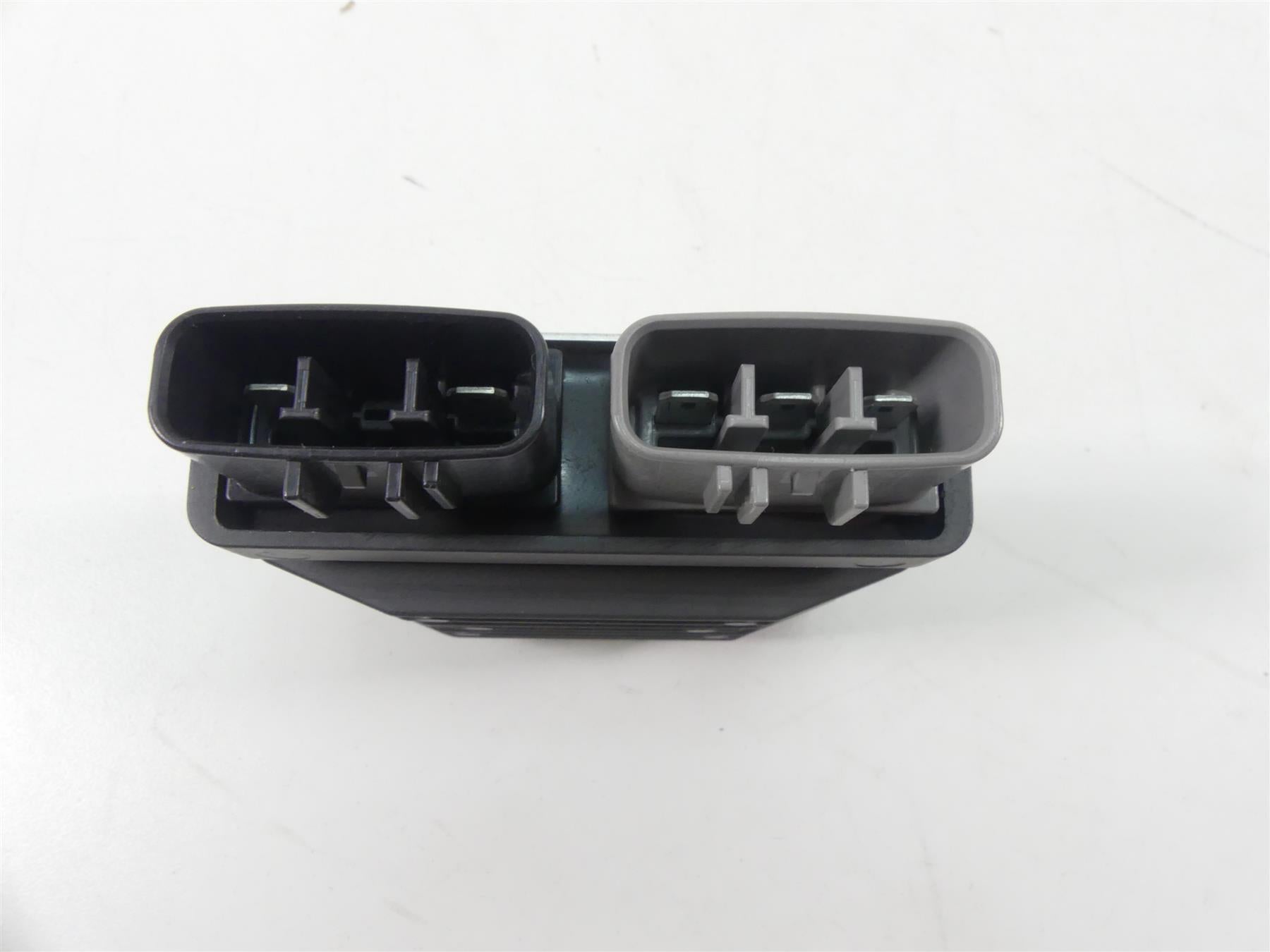 2020 Triumph Speed Triple RS 1050 Rectifier Voltage Regulator T1300675 FH020AA {{ shop.shopifyCountryName }} - Mototech271