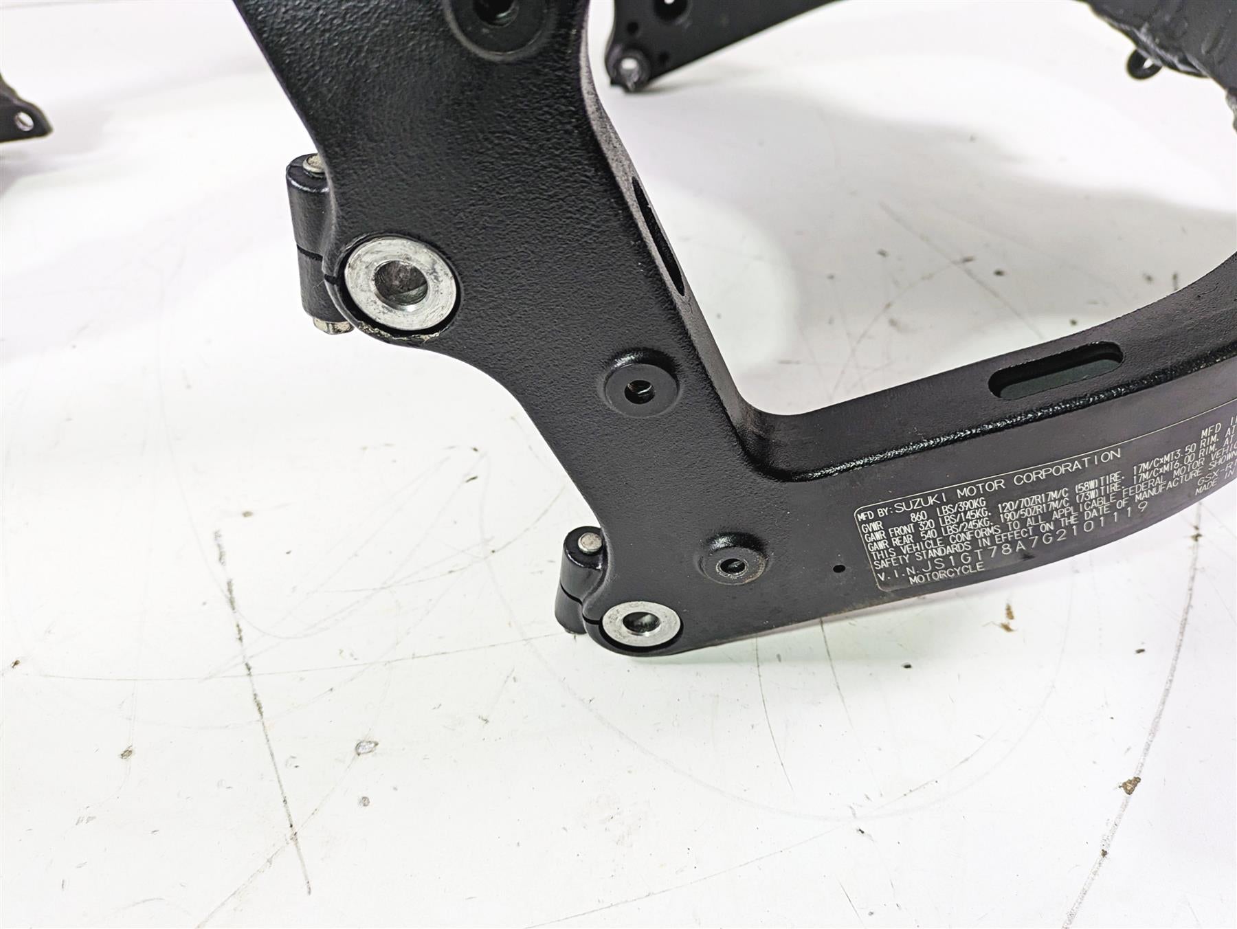 2016 Suzuki GSXR1000 Straight Main Frame Chassis With Mississippi Salvage Title 41100-47H21-YAP {{ shop.shopifyCountryName }} - Mototech271