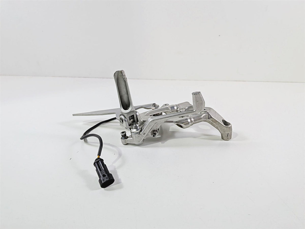 2019 Ducati 959 Panigale Right Foot Peg Mount & Brake Pedal Set 8291E071AA {{ shop.shopifyCountryName }} - Mototech271