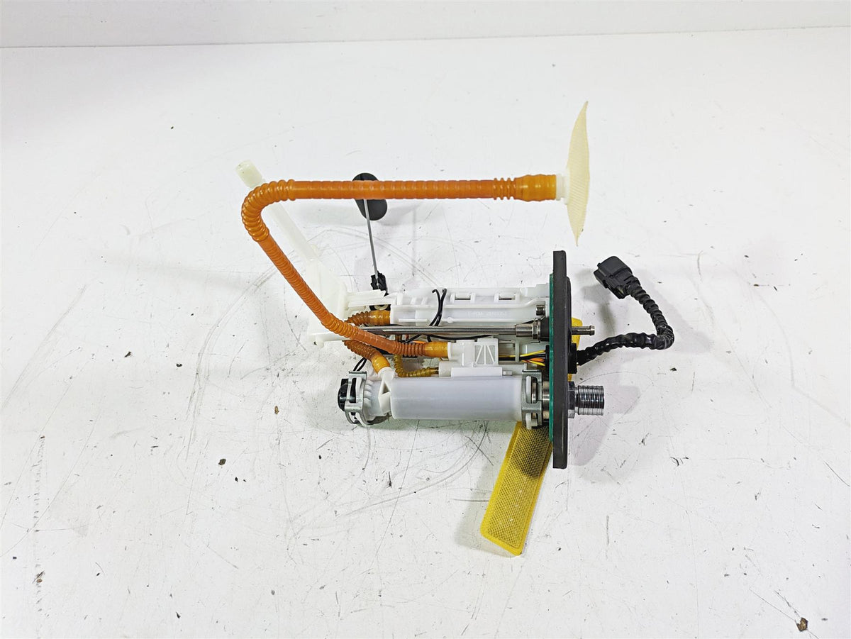 2021 Harley Softail FLSL Slim Fuel Gas Petrol Pump -Tested 61200042 {{ shop.shopifyCountryName }} - Mototech271