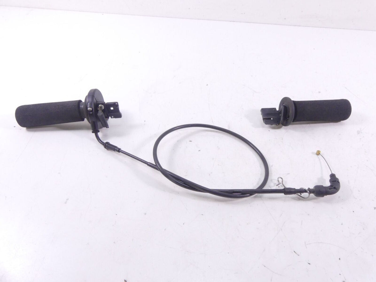 2005 BMW R1200GS K25 Left Right Heated Driver Rider Grip Grab Set 61317671605 {{ shop.shopifyCountryName }} - Mototech271