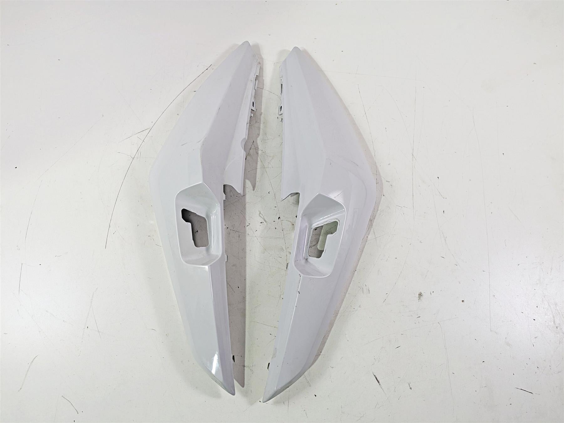 2015 BMW K1600 GT K48 Rear Tail Cover Fairing Set 46627709505 46627709506 {{ shop.shopifyCountryName }} - Mototech271