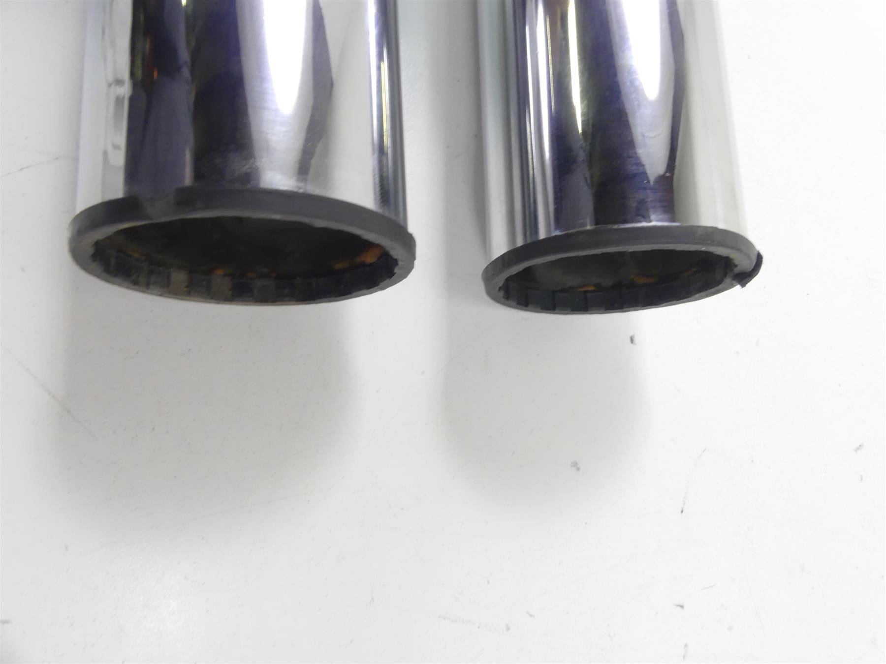 2005 Honda V-Twin VTX1800 S3 Nice Chrome Fork Cover Set 51620-MCV-R20 {{ shop.shopifyCountryName }} - Mototech271
