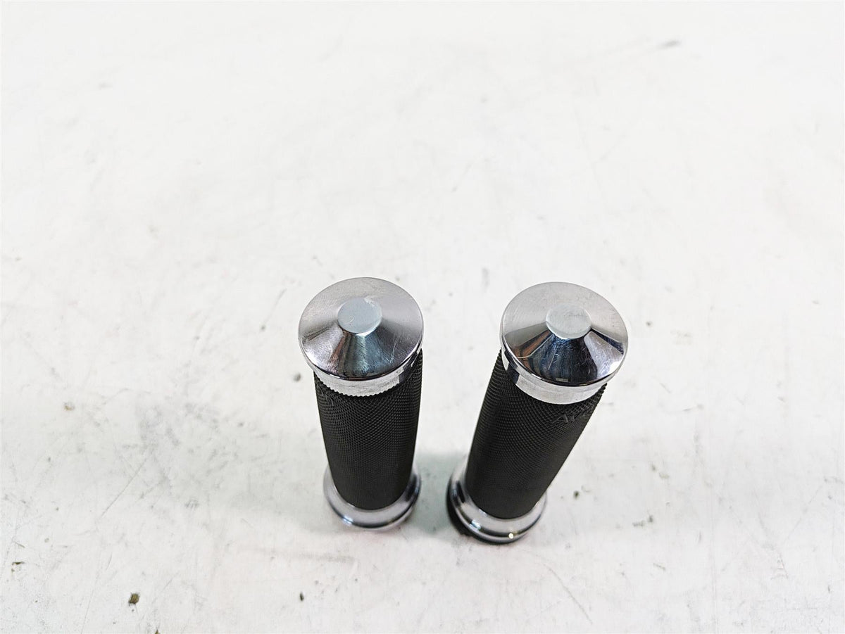 2010 Harley Touring FLHTCU Electra Glide Nice Avon Hand Grip Set CC-85-CH-FLY {{ shop.shopifyCountryName }} - Mototech271