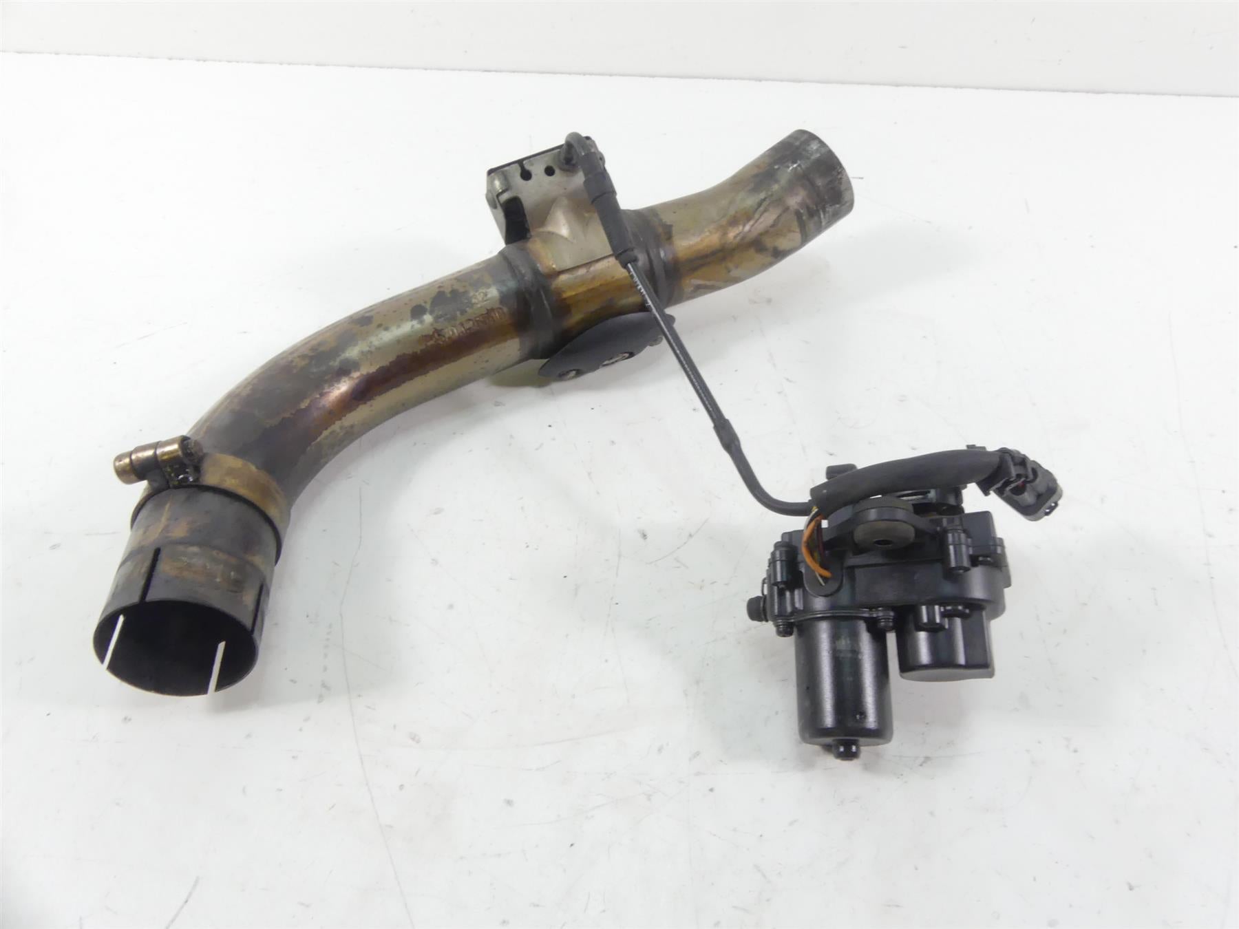 2011 Ducati Hypermotard 1100 SP Exhaust Mid Pipe & Servo Motor 59340301A {{ shop.shopifyCountryName }} - Mototech271