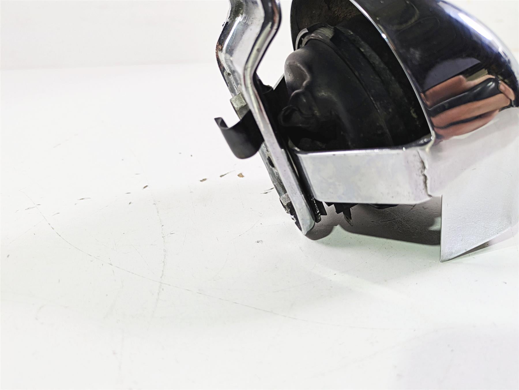 2011 Harley FXDC Dyna Super Glide Horn & Chrome Cover 61300478A {{ shop.shopifyCountryName }} - Mototech271
