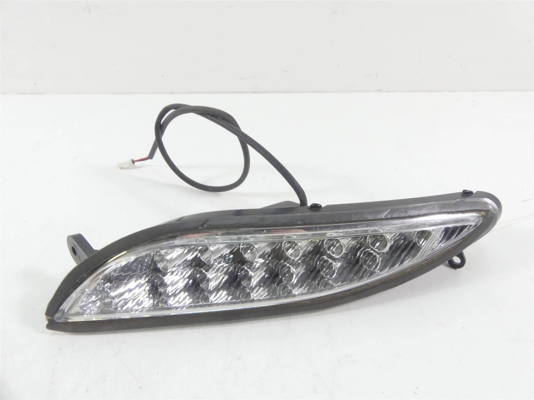 2016 Indian Chieftain Dark Horse Right Front Led Blinker Turn Signal 2412455 {{ shop.shopifyCountryName }} - Mototech271