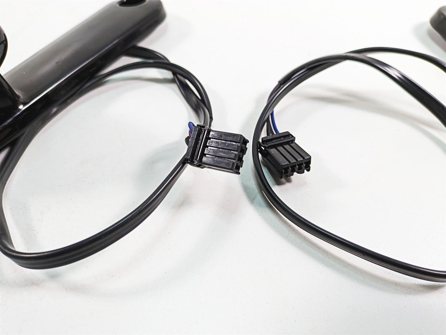 2013 Harley Touring FLHX Street Glide Front Blinker & Mount Set 69278-06 {{ shop.shopifyCountryName }} - Mototech271