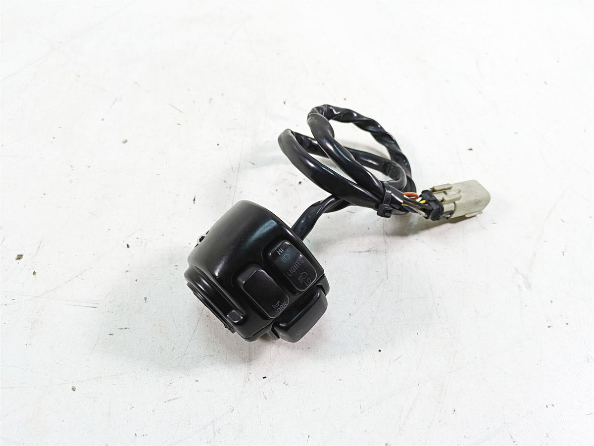 2007 Harley Sportster XL1200 C Left Hand Turn Signal Control Switch 71682-06A {{ shop.shopifyCountryName }} - Mototech271