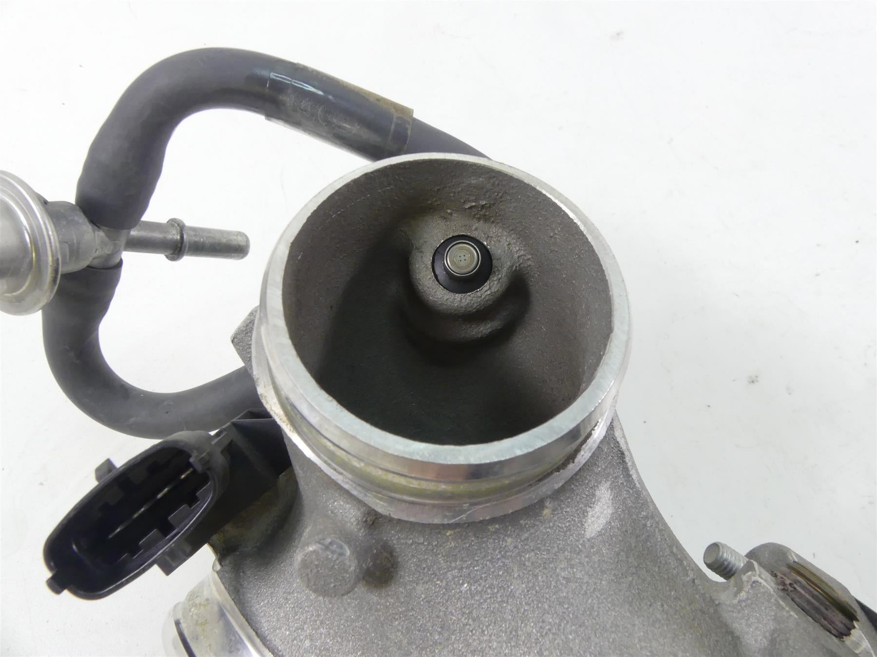 2016 Indian Chieftain Dark Horse Throttle Body Bodies Intake Manifold 1204685 {{ shop.shopifyCountryName }} - Mototech271