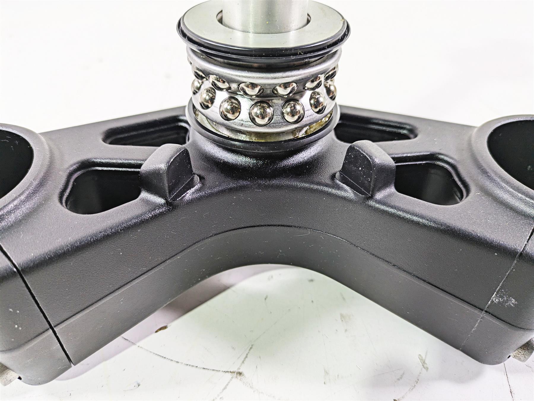 2019 Triumph Speed Triple RS 1050 Lower Triple Tree Steering Clamp 53mm T2048460 {{ shop.shopifyCountryName }} - Mototech271