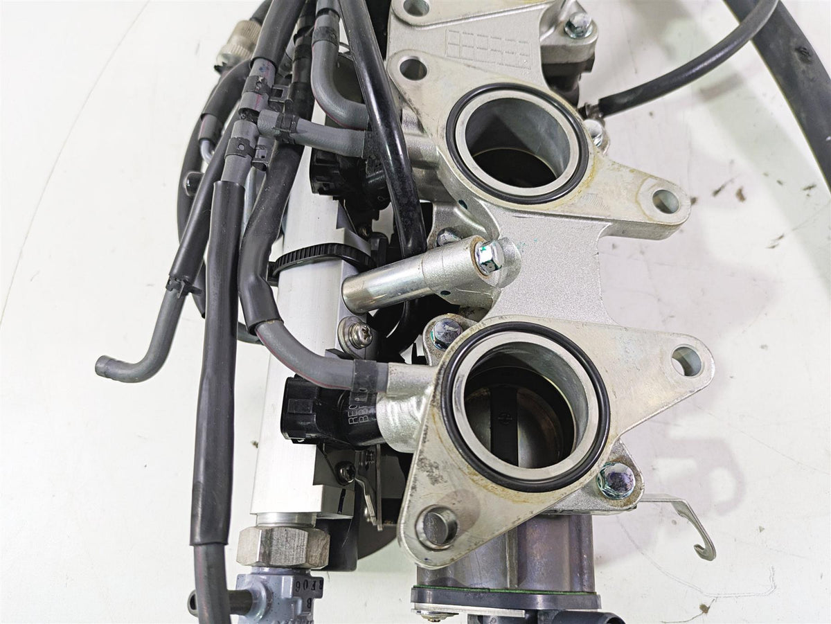 2004 Honda Aquatrax R-12X Throttle Body Bodies Fuel Injectors 16400-HW3-671 {{ shop.shopifyCountryName }} - Mototech271