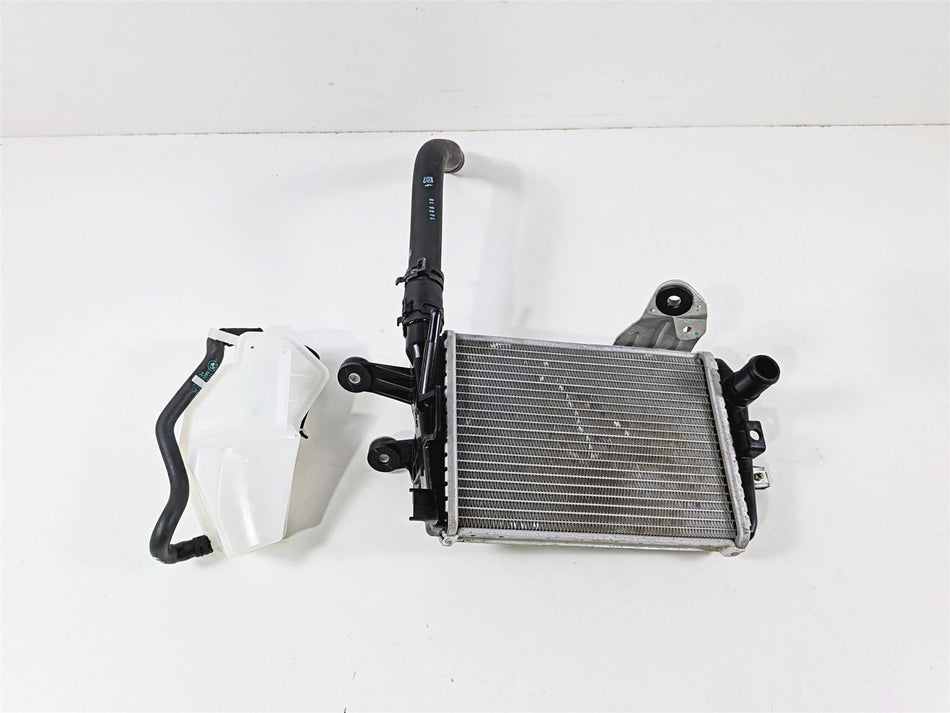 2019 BMW R1250GS K50 Left Radiator & Reservoir Set 17118546408 {{ shop.shopifyCountryName }} - Mototech271