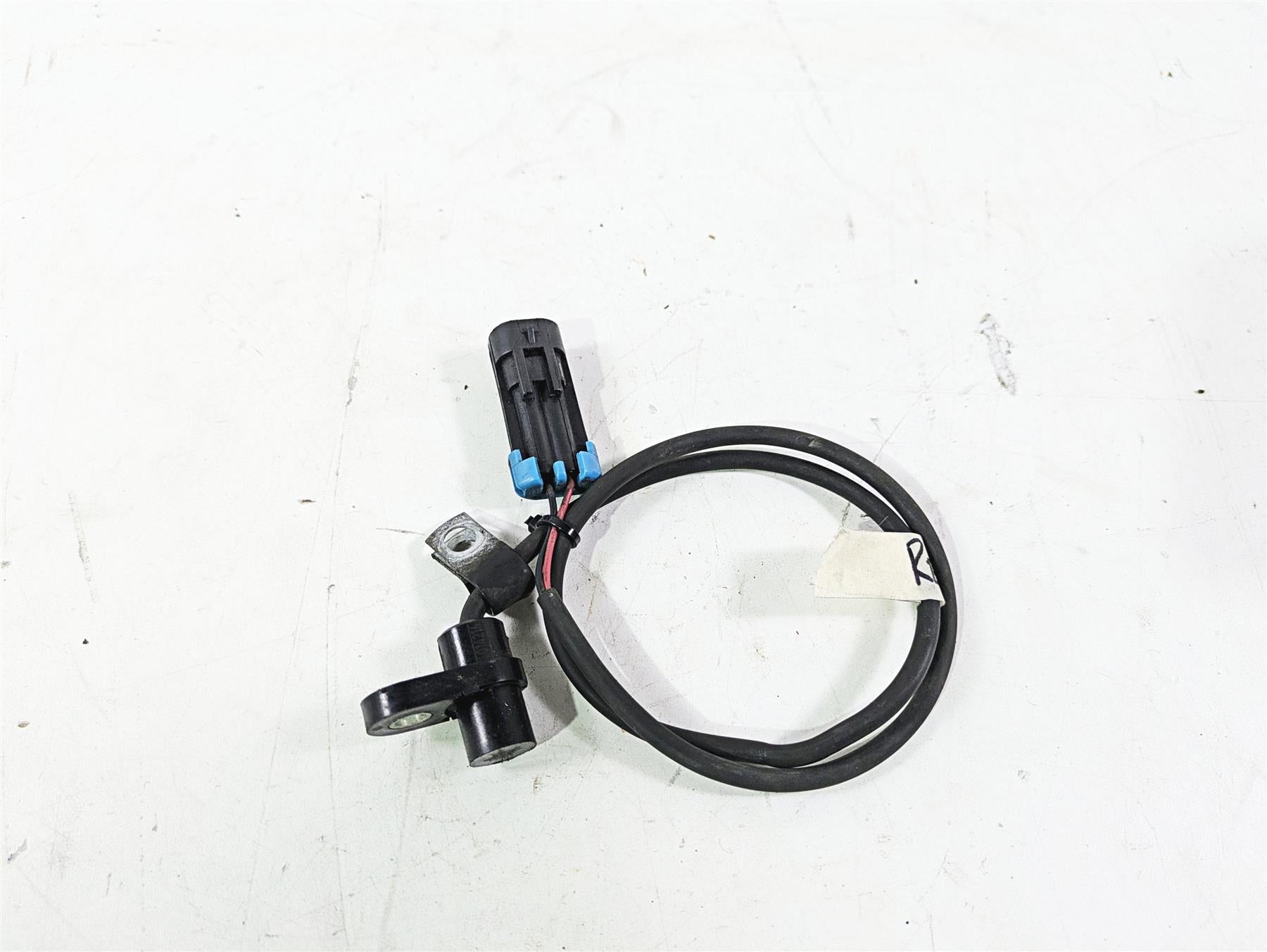 2018 Indian Chieftain Limited Rear Abs Wheel Speed Sensor 4014216 {{ shop.shopifyCountryName }} - Mototech271