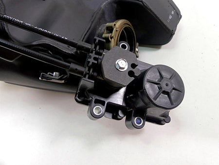 2022 Triumph Speed Triple 1200 RS Center Exhaust Chamber & Servo Motor T2209601 {{ shop.shopifyCountryName }} - Mototech271