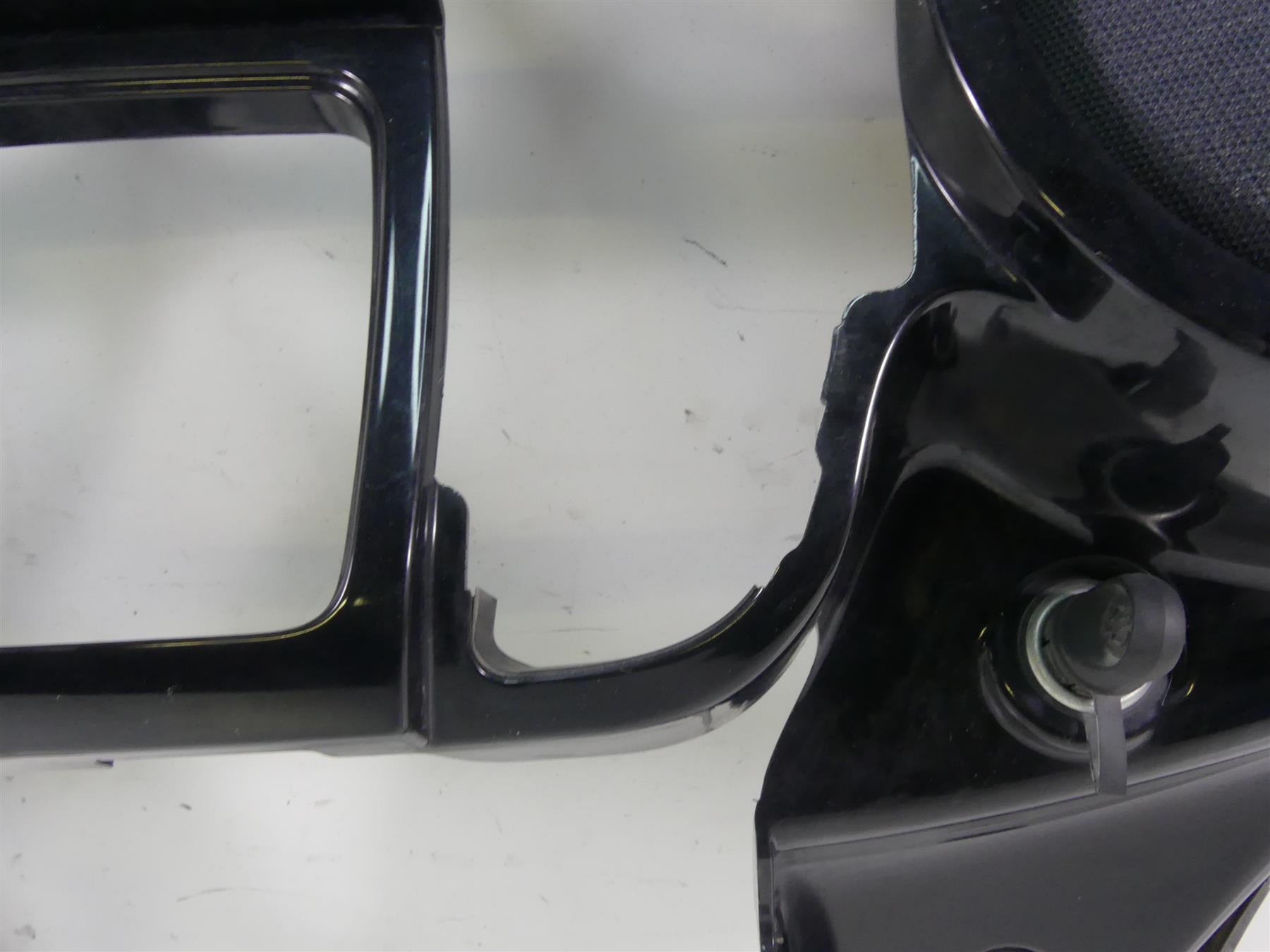 2014 Harley Touring FLHTK Electra Glide Inner Front Nose Fairing 57000064DH {{ shop.shopifyCountryName }} - Mototech271