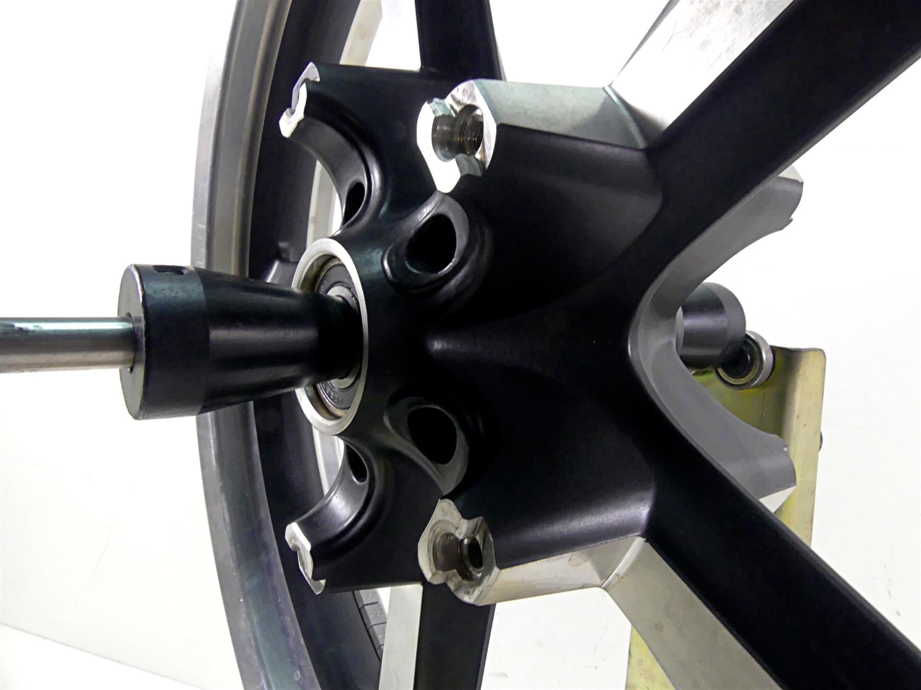 2015 Harley VRSCF Muscle V-Rod Straight Front Wheel Rim 19x3 41670-09 {{ shop.shopifyCountryName }} - Mototech271