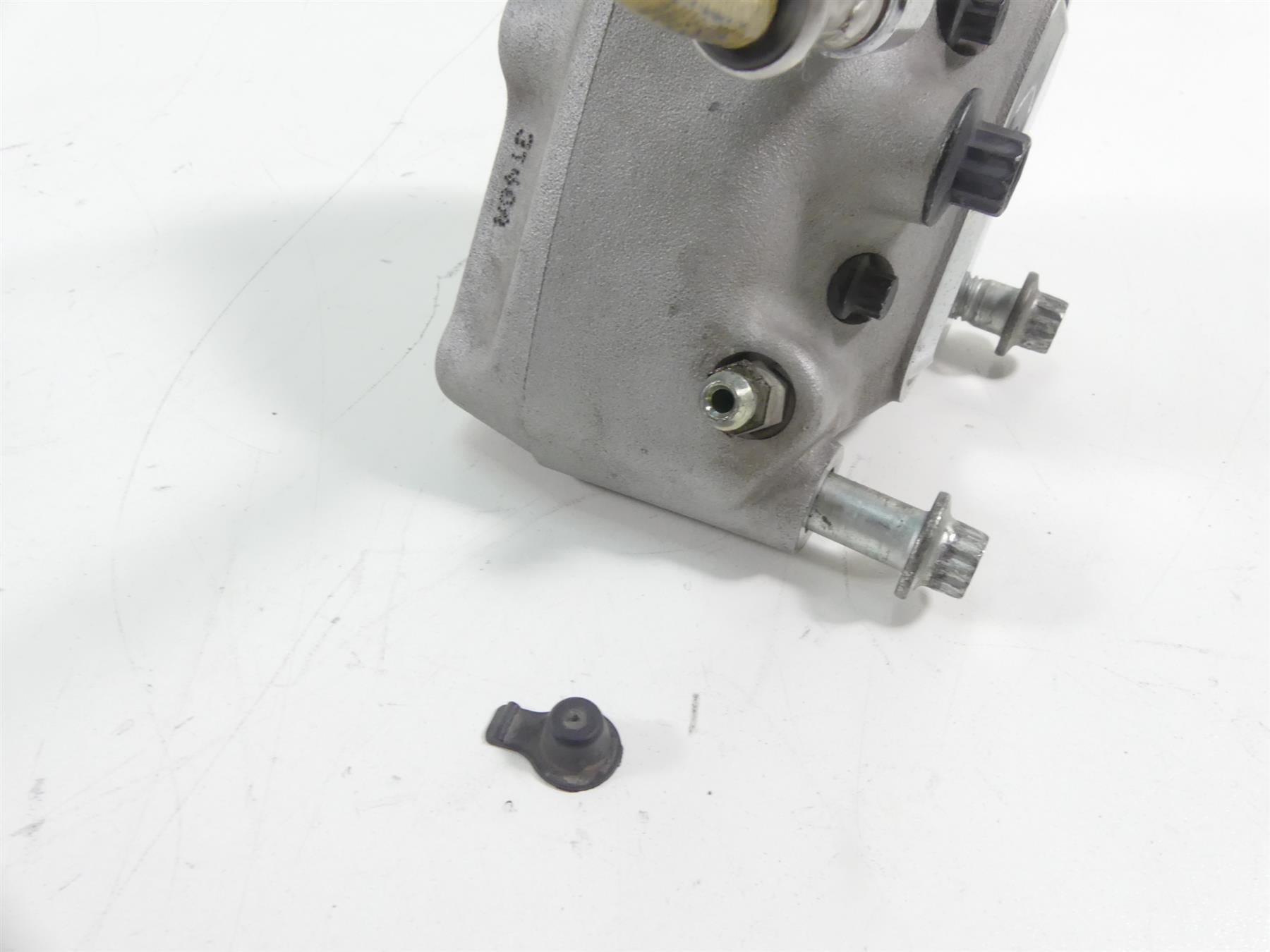 2007 Harley Touring FLHTCU SE CVO Electra Glide Front Brake Caliper Set 44381-99 {{ shop.shopifyCountryName }} - Mototech271