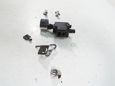 2008 Harley FLHTCU Electra Glide Ignition Switch Key Lock Set 71572-06 {{ shop.shopifyCountryName }} - Mototech271