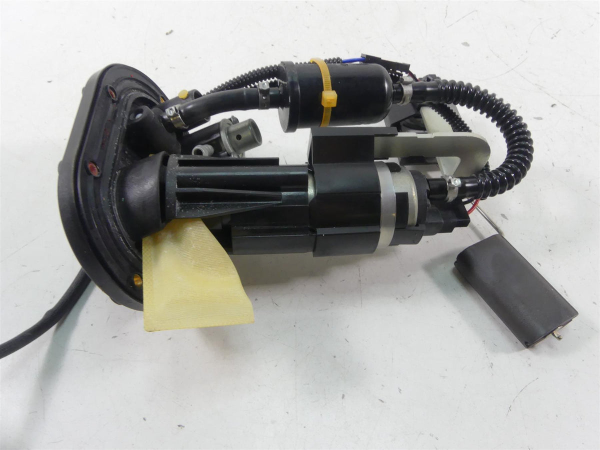 2021 Aprilia RS 660 Fuel Gas Petrol Pump & Sending Unit 3K Only -Tested 2D000547 {{ shop.shopifyCountryName }} - Mototech271