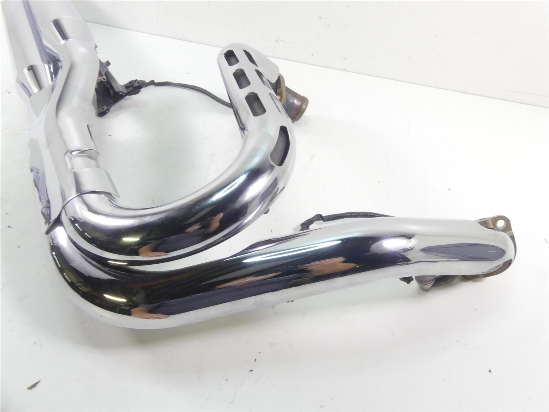 2009 Harley FXDF Dyna Fat Bob Oem Exhaust Header Muffler System 64984-08A {{ shop.shopifyCountryName }} - Mototech271
