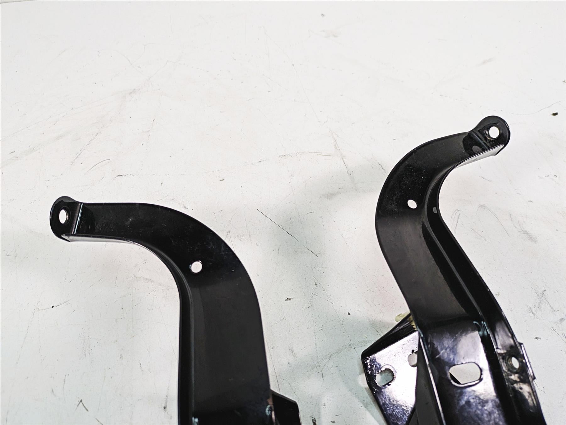 2009 Harley Touring FLHTCU Electra Glide Front Fairing Mount Holder Set 58478-96 {{ shop.shopifyCountryName }} - Mototech271