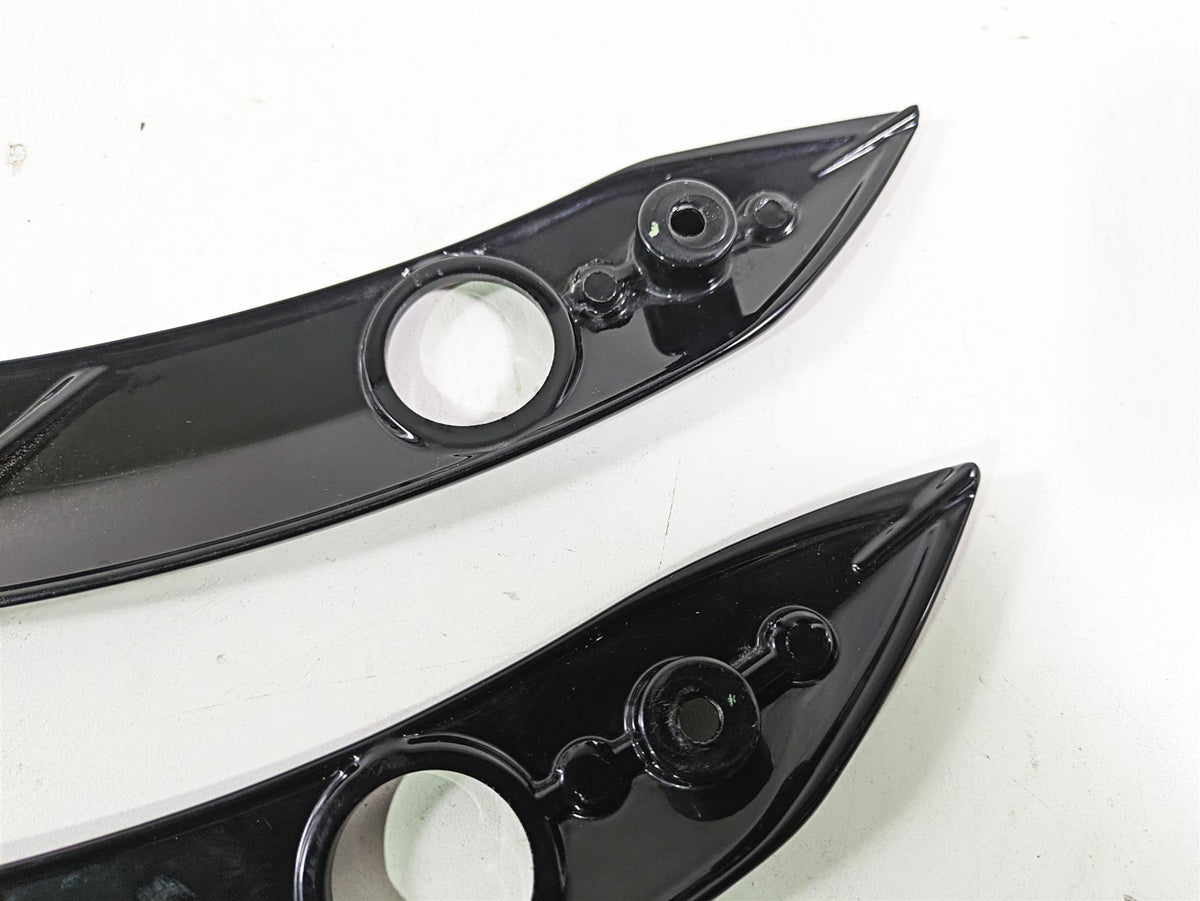 2018 Indian Chieftain Dark Horse Rear Black Fender Struts Covers 5139599 5139598 {{ shop.shopifyCountryName }} - Mototech271