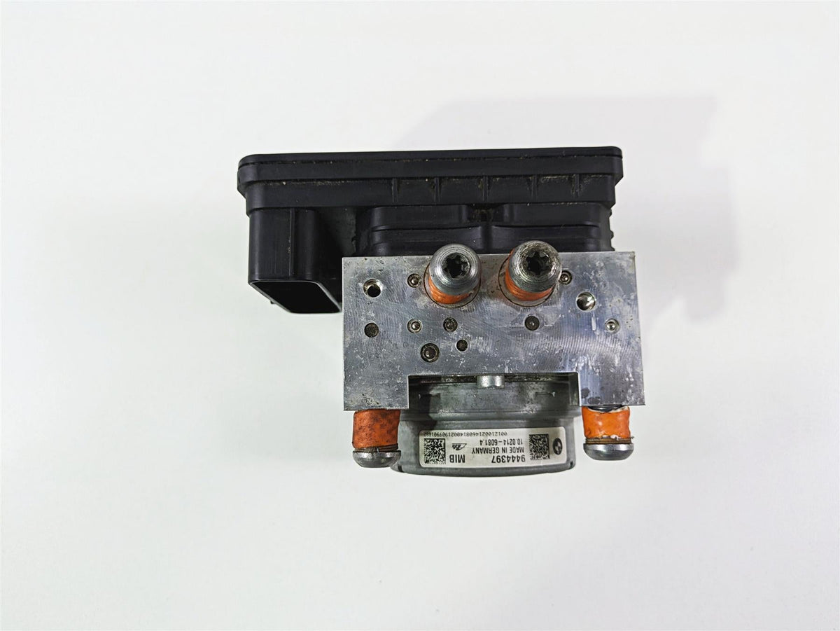 2019 BMW R1250RT K52 Abs Brake Pump Module 9444397 34519444398 {{ shop.shopifyCountryName }} - Mototech271