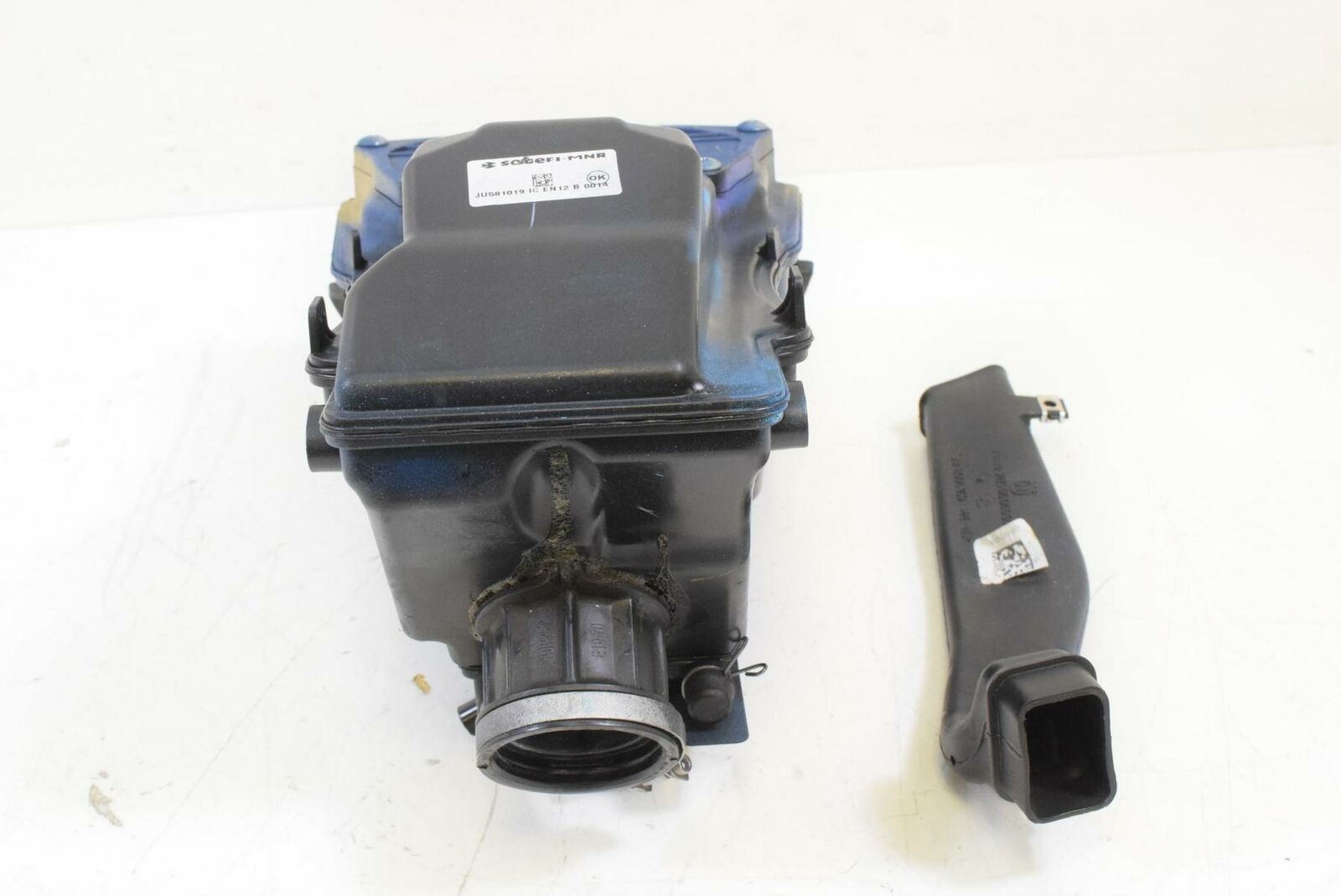 2018 Husqvarna 401 Vitpilen Air Cleaner Breather Filter Box Manifold 93306101033 {{ shop.shopifyCountryName }} - Mototech271