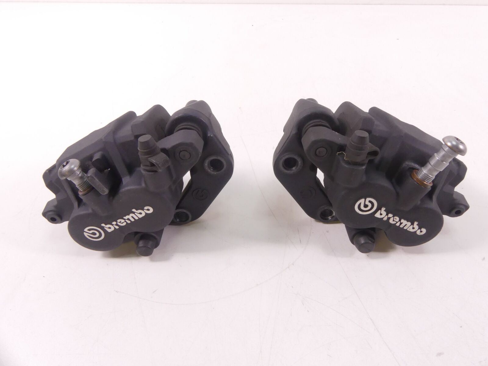 2013 BMW F800GS K72 Front Brembo Brake Caliper Set 34117716715 34117716716 {{ shop.shopifyCountryName }} - Mototech271