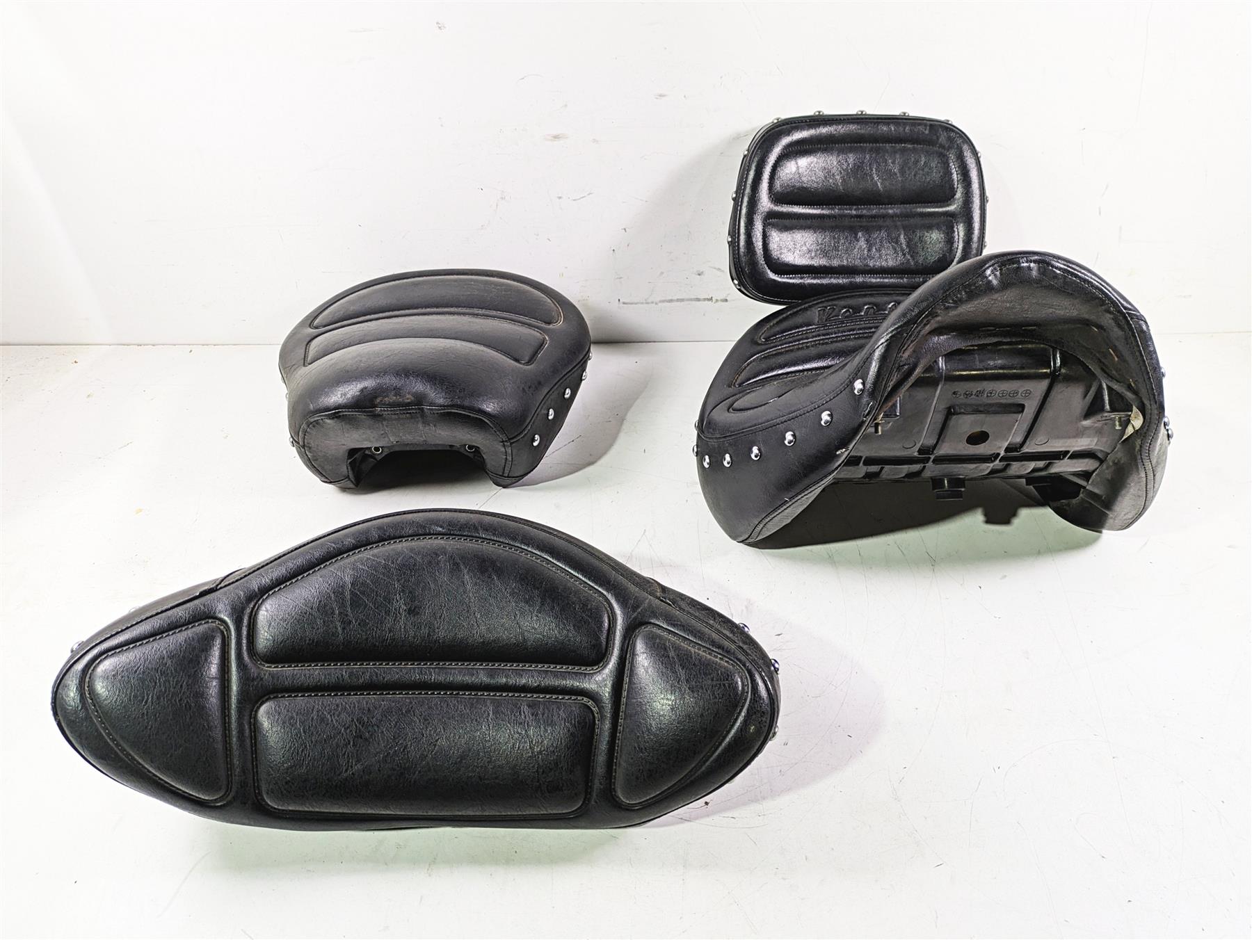 2004 Yamaha XVZ1300 Royal Star Seat Saddle & Back Rest Set 4XY-24710-50-00 {{ shop.shopifyCountryName }} - Mototech271
