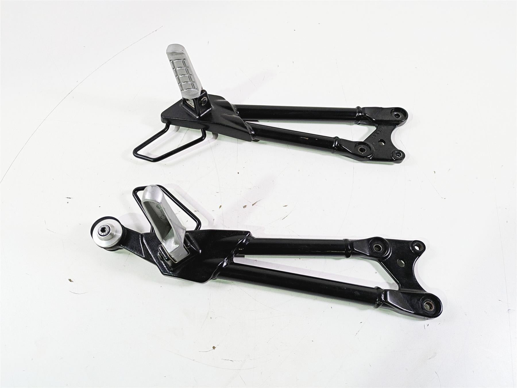 2019 BMW G310GS K02 Rear Footpeg Rest & Mounts Set 46718560597 46718560598 {{ shop.shopifyCountryName }} - Mototech271