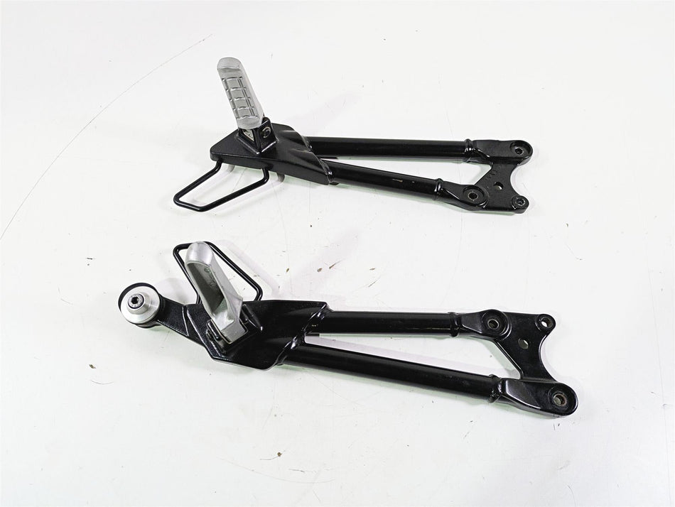 2019 BMW G310GS K02 Rear Footpeg Rest & Mounts Set 46718560597 46718560598 {{ shop.shopifyCountryName }} - Mototech271