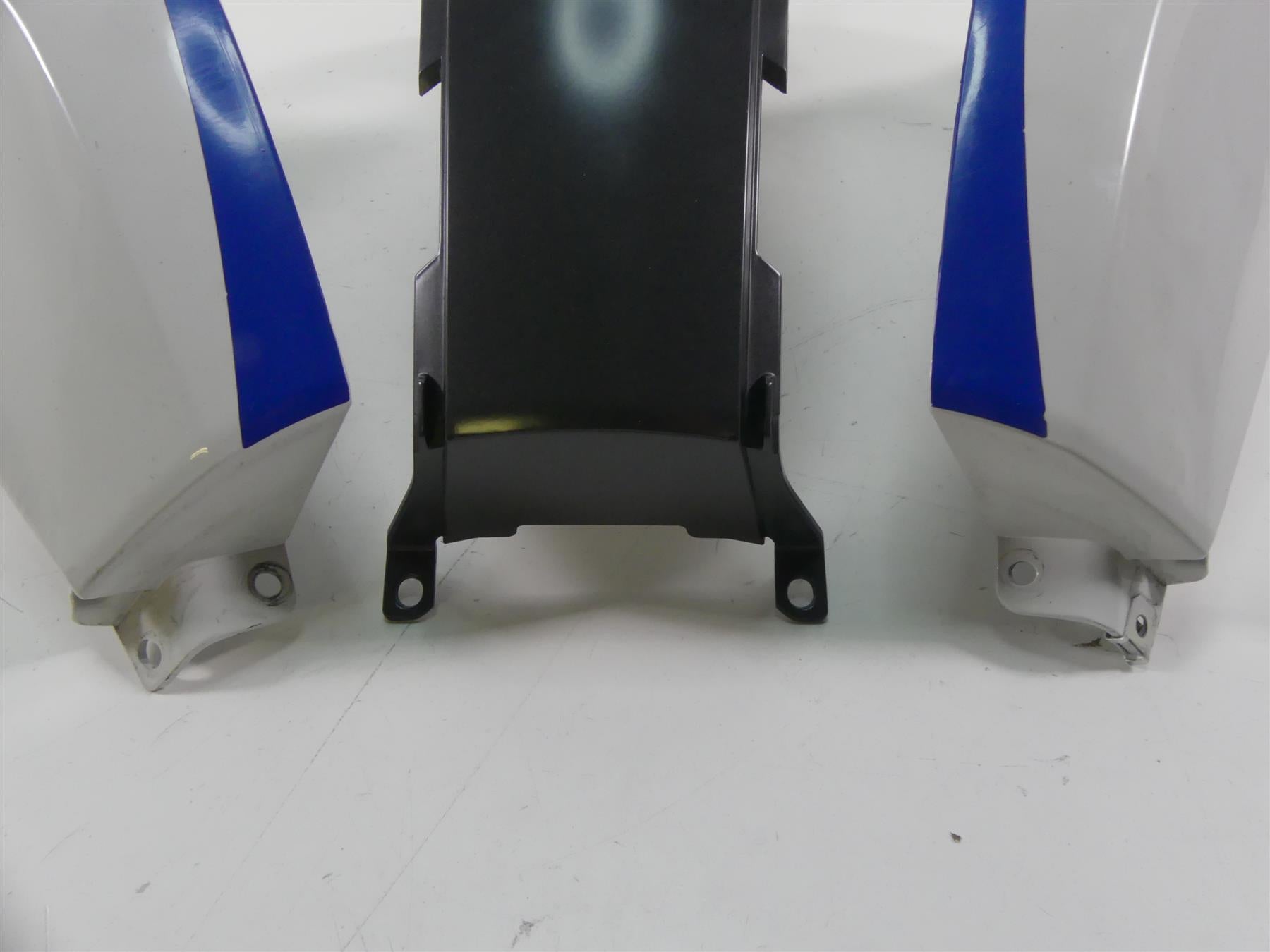 2017 BMW R1200RT K52 Left Right Tank Cover Fairing Set Alpinweiss 46638533563 {{ shop.shopifyCountryName }} - Mototech271