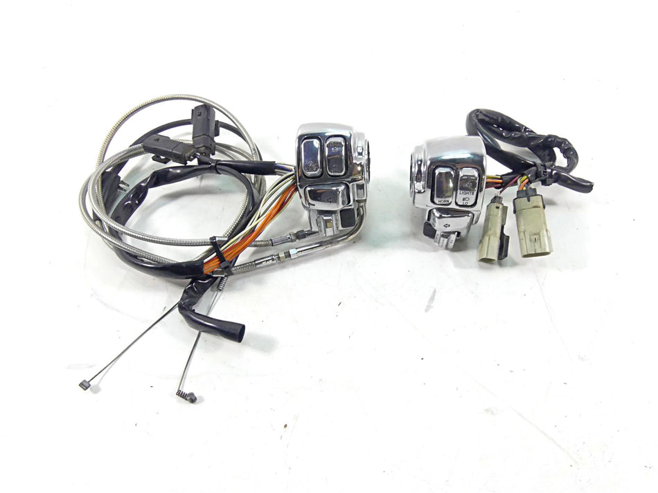 2007 Harley Touring FLHRSE CVO Road King Left Right Hand Control Switch 71682-06 {{ shop.shopifyCountryName }} - Mototech271