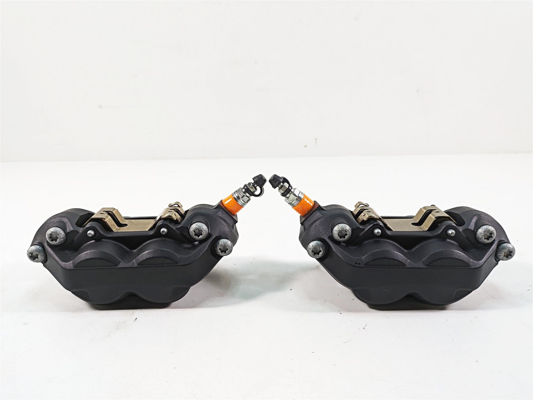 2020 Moto Guzzi V85 TT Adventure Nice Brembo Front Brake Caliper Set 2B005332 {{ shop.shopifyCountryName }} - Mototech271