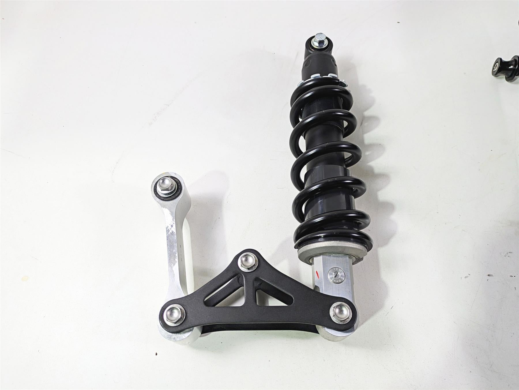 2021 Kawasaki Z900 ZR900 Swingarm + Shock & Linkage Set 33001-0732