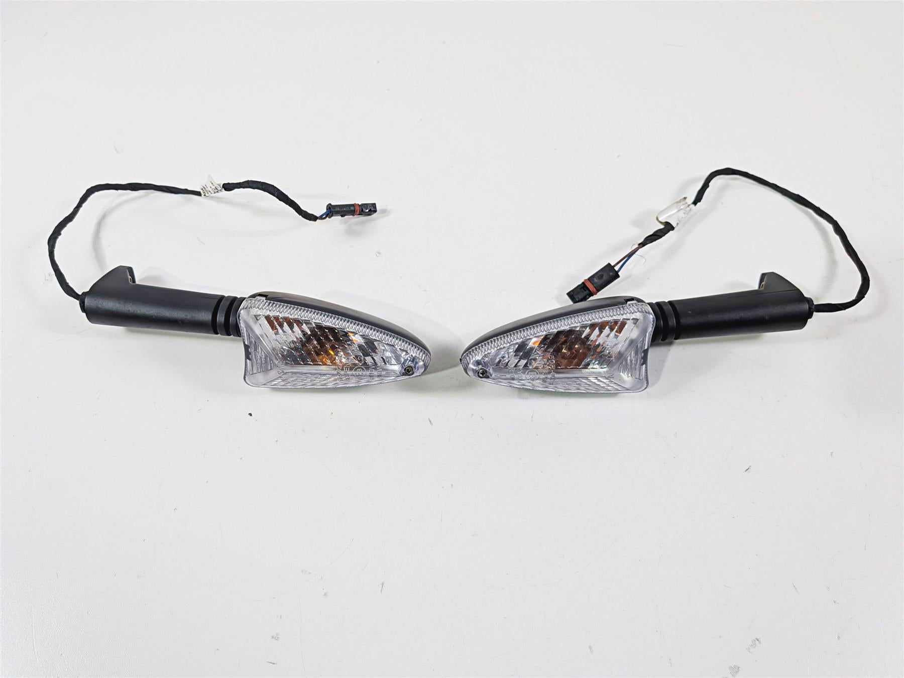 2016 BMW R1200 GS K50 Front Blinker Turn Signal Set 63138534353 {{ shop.shopifyCountryName }} - Mototech271
