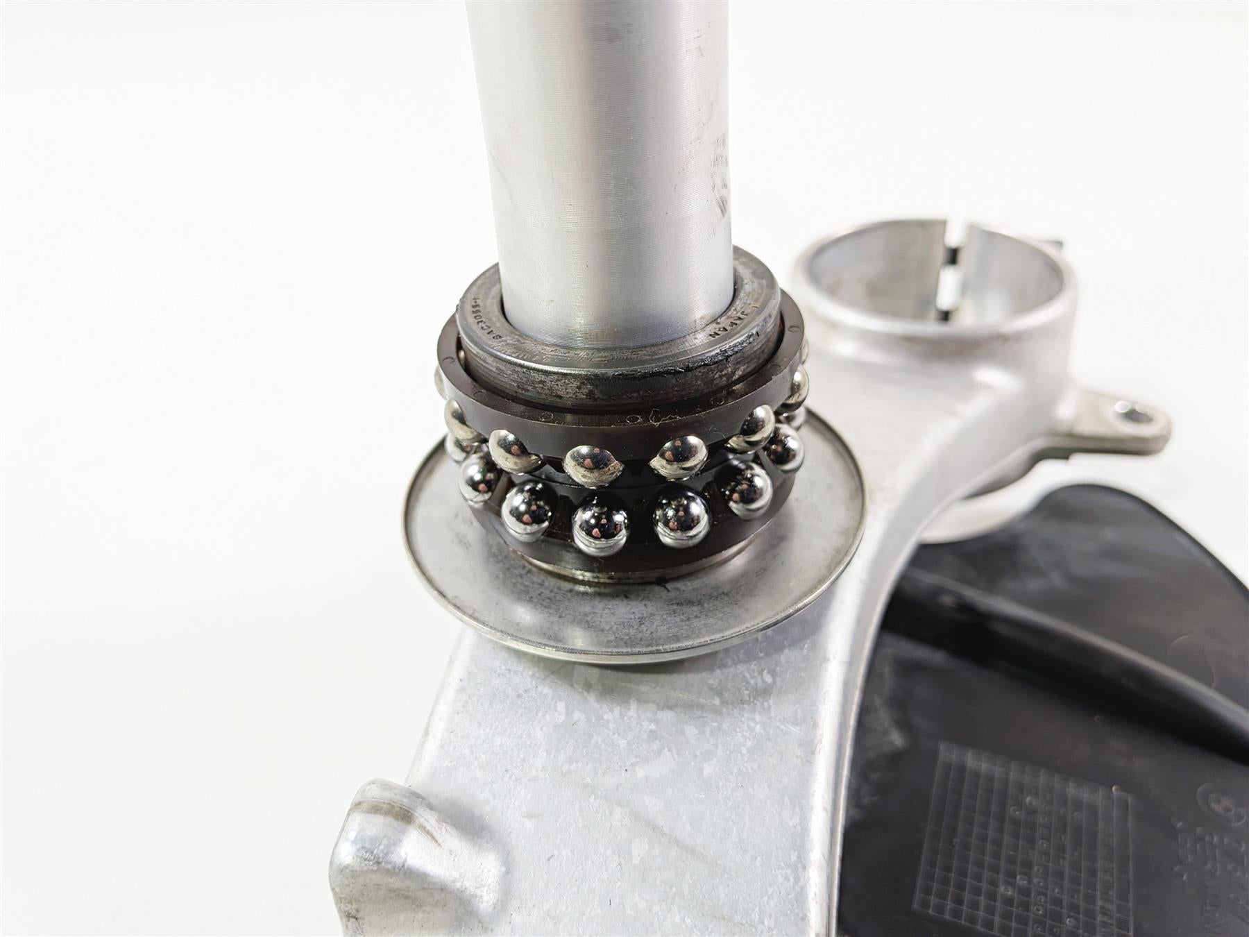 2014 BMW S1000RR K46 Lower Triple Tree Steering Clamp 8526936 31428552933 {{ shop.shopifyCountryName }} - Mototech271
