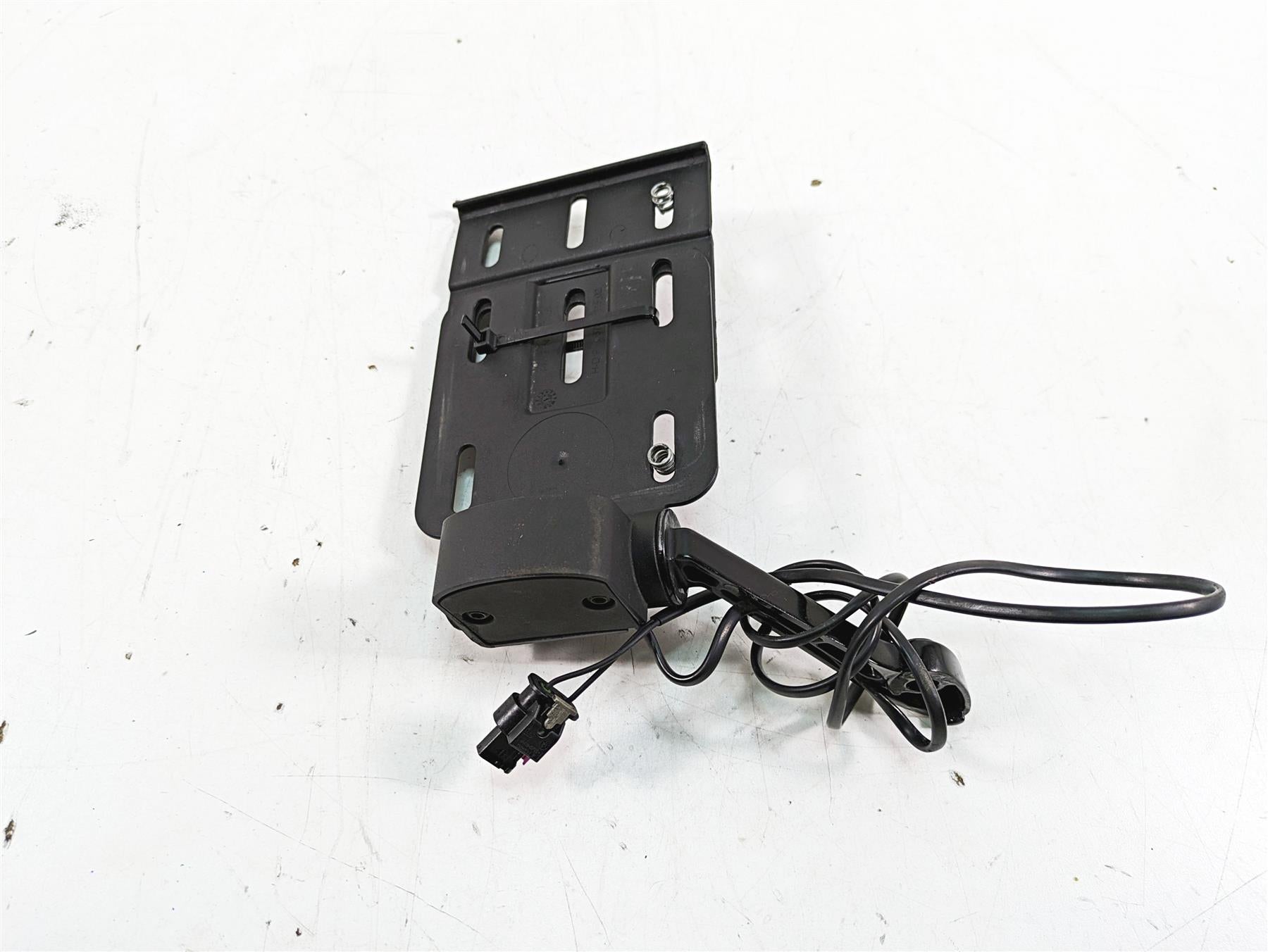 2020 Harley Softail FXBB Street Bob Side License Plate Holder Mount 67900343 {{ shop.shopifyCountryName }} - Mototech271