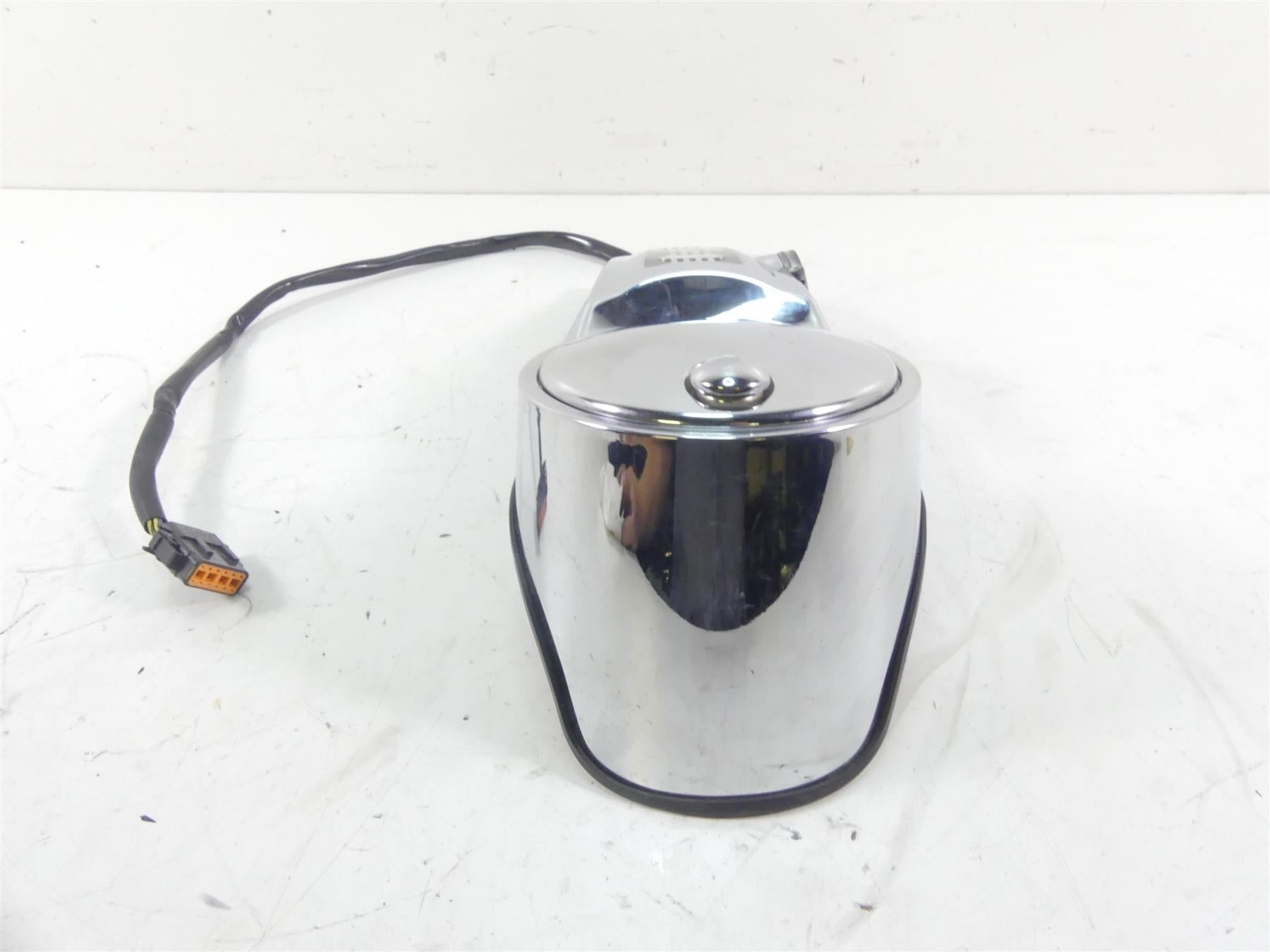 2007 Harley FLHTCU SE2 CVO Electra Glide Chrome Fuel Tank Dash Cover 61270-98A {{ shop.shopifyCountryName }} - Mototech271